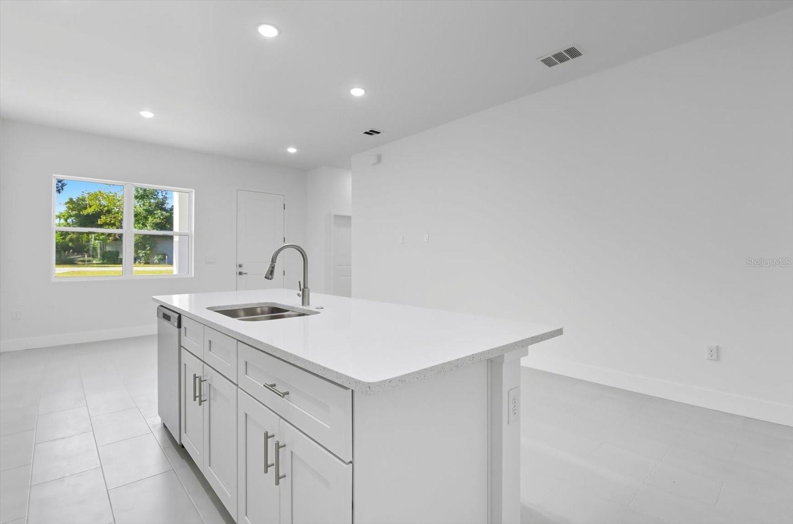 Image 14 of 40 For 3997 Shorewood Dr