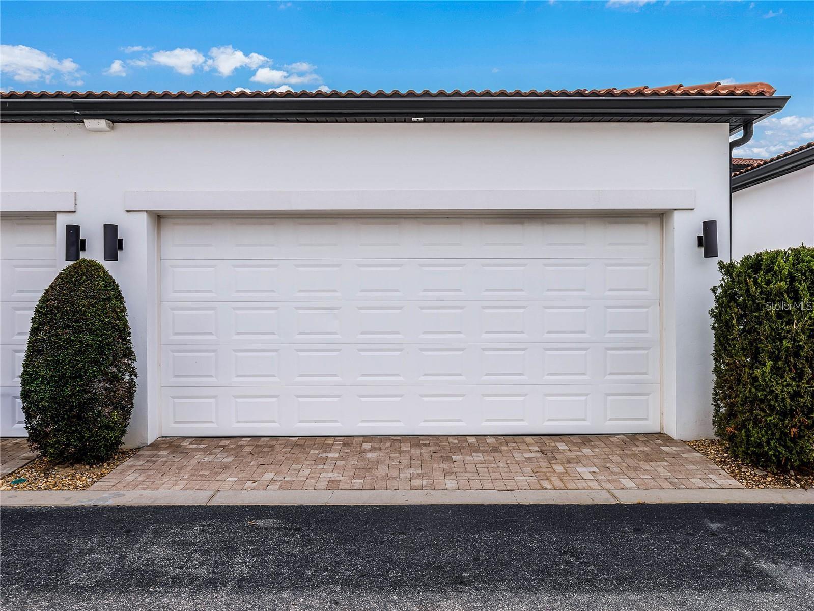 Image 27 of 36 For 8926 Bismarck Palm Drive