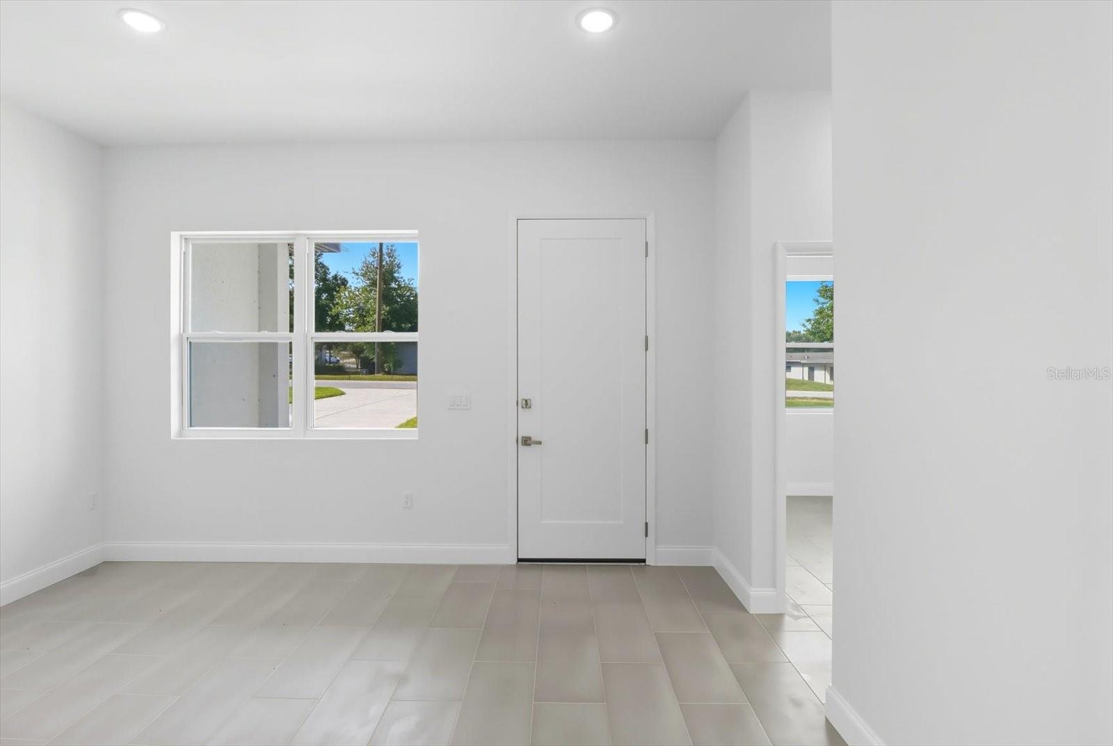 Image 10 of 40 For 3993 Shorewood Dr
