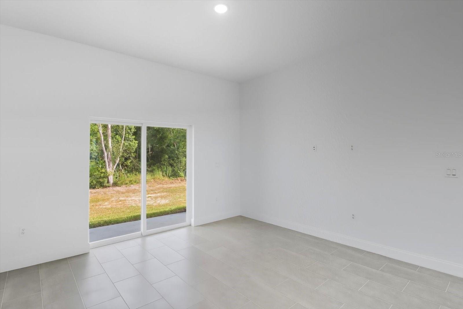 Image 18 of 40 For 3993 Shorewood Dr
