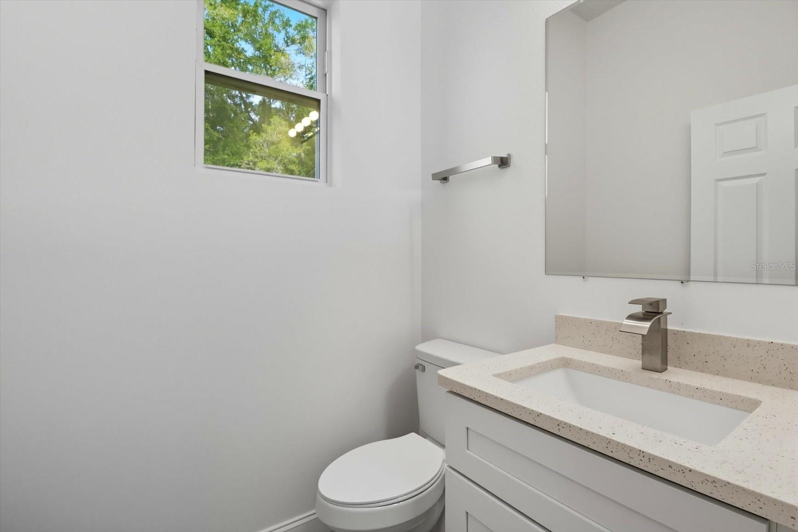 Image 31 of 40 For 3993 Shorewood Dr