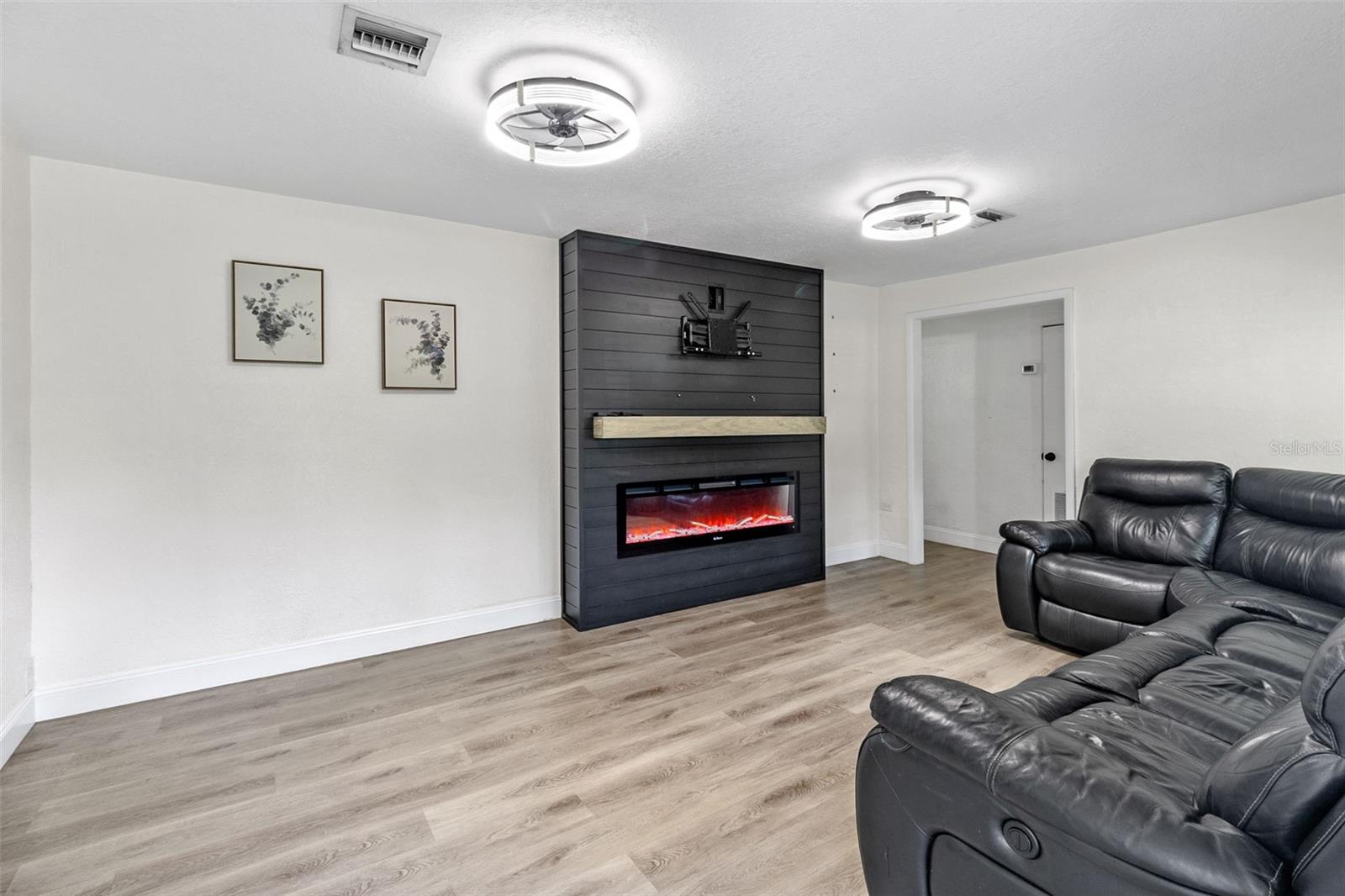 Image 4 of 24 For 4250 Coquina Avenue