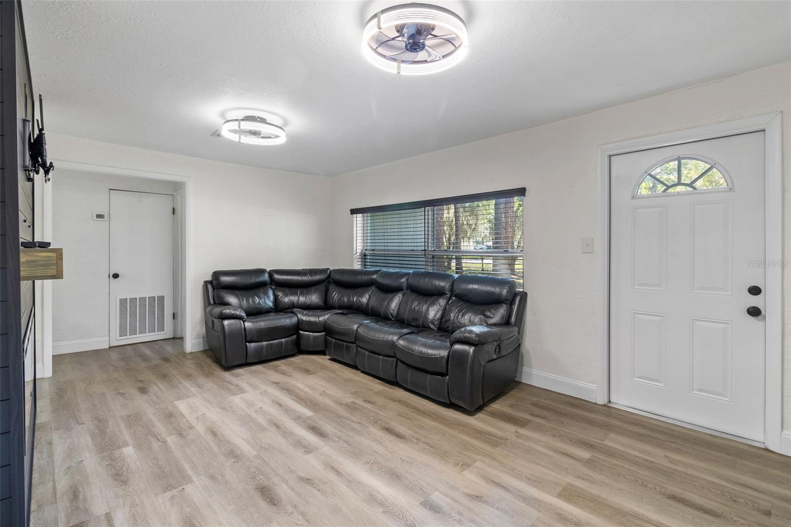 Image 5 of 24 For 4250 Coquina Avenue