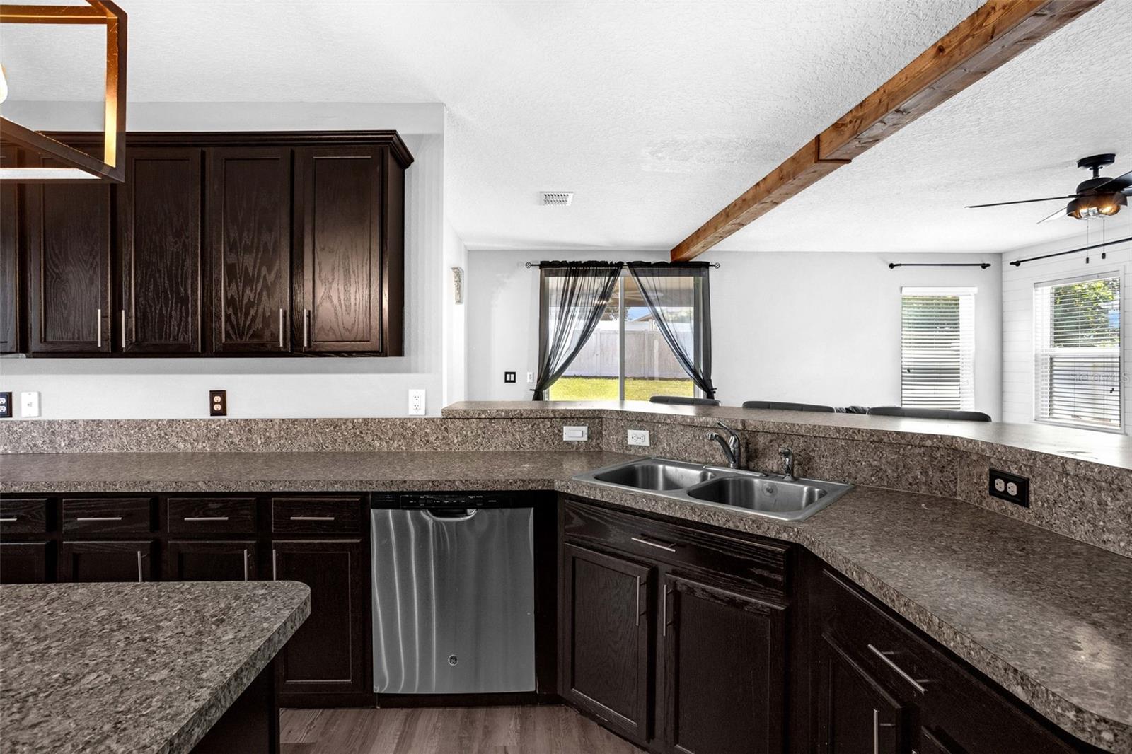 Image 12 of 39 For 726 Black Eagle Drive