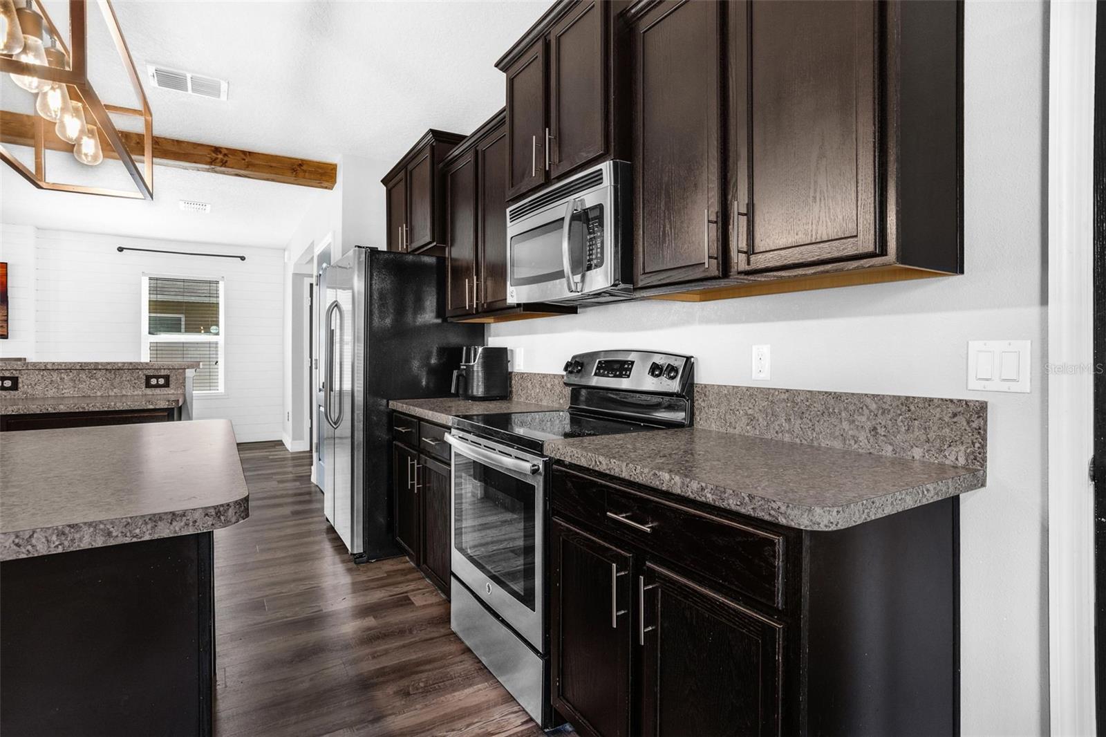 Image 13 of 39 For 726 Black Eagle Drive