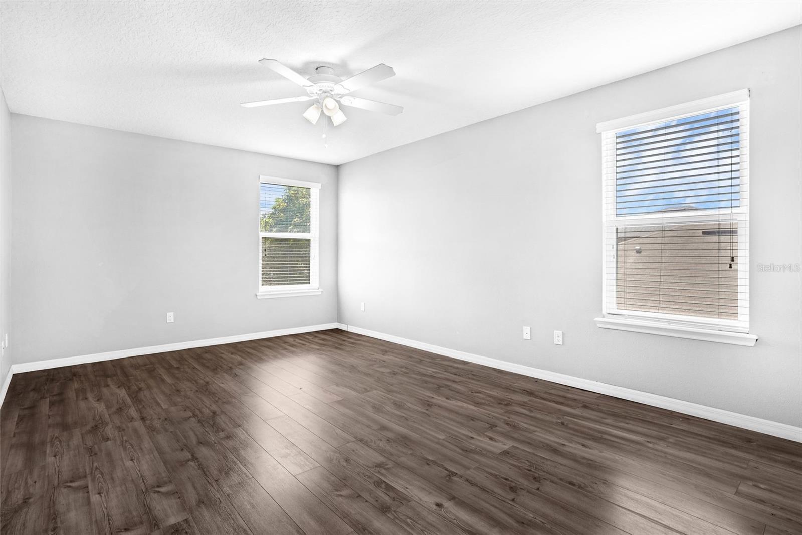Image 21 of 39 For 726 Black Eagle Drive
