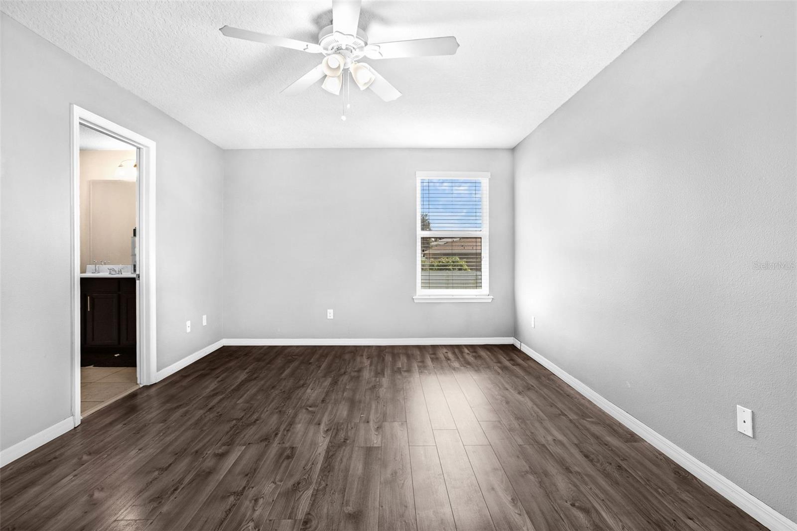 Image 22 of 39 For 726 Black Eagle Drive