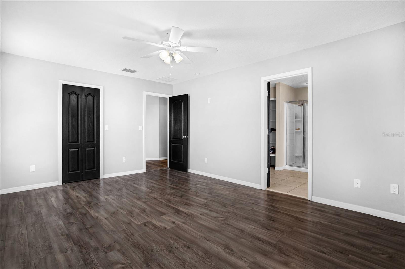 Image 23 of 39 For 726 Black Eagle Drive