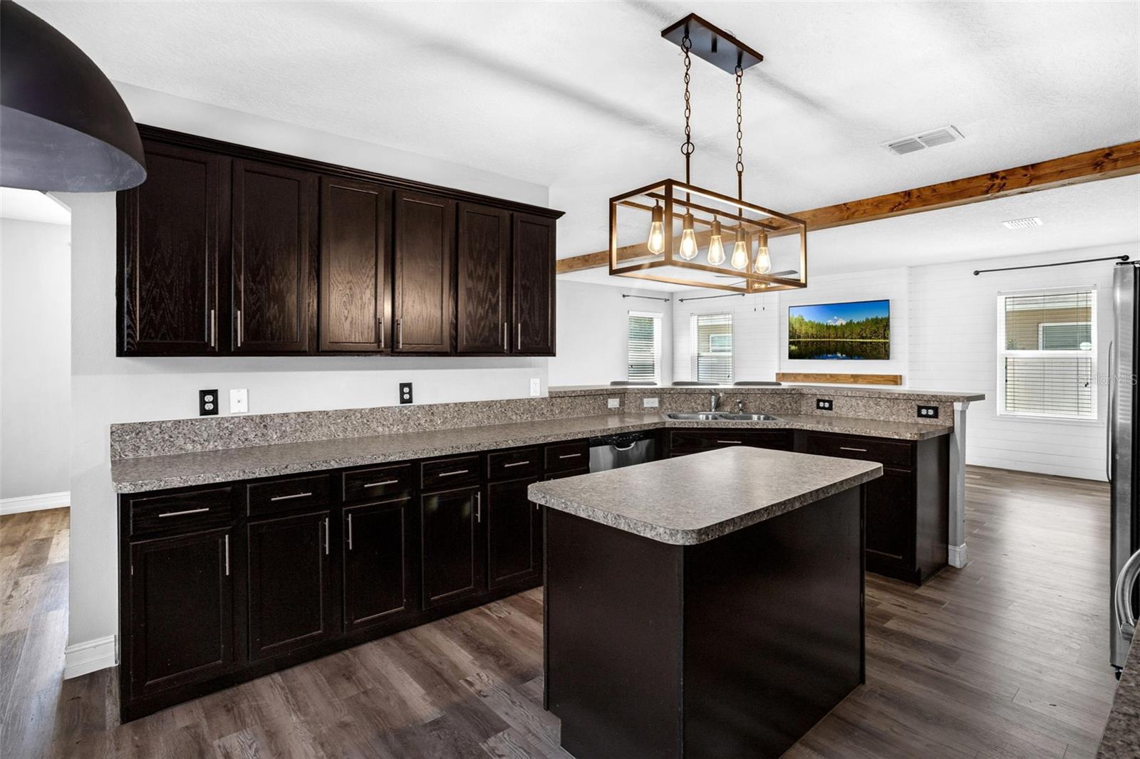 Image 6 of 39 For 726 Black Eagle Drive