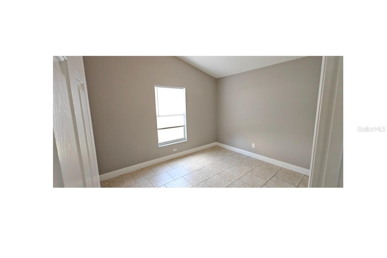 Image 11 of 18 For 122 Glenwood Boulevard