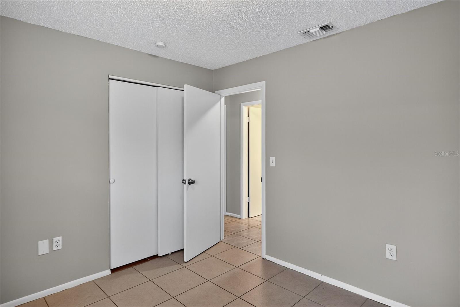 Image 11 of 19 For 1150 Russell Avenue