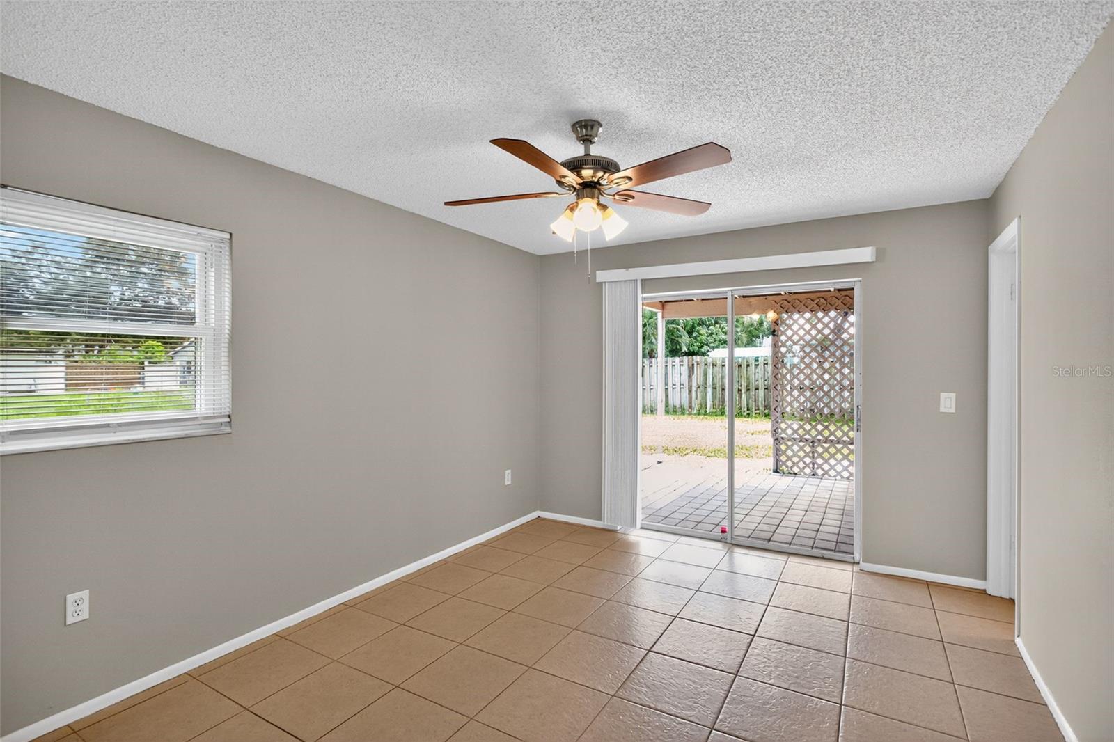 Image 8 of 19 For 1150 Russell Avenue