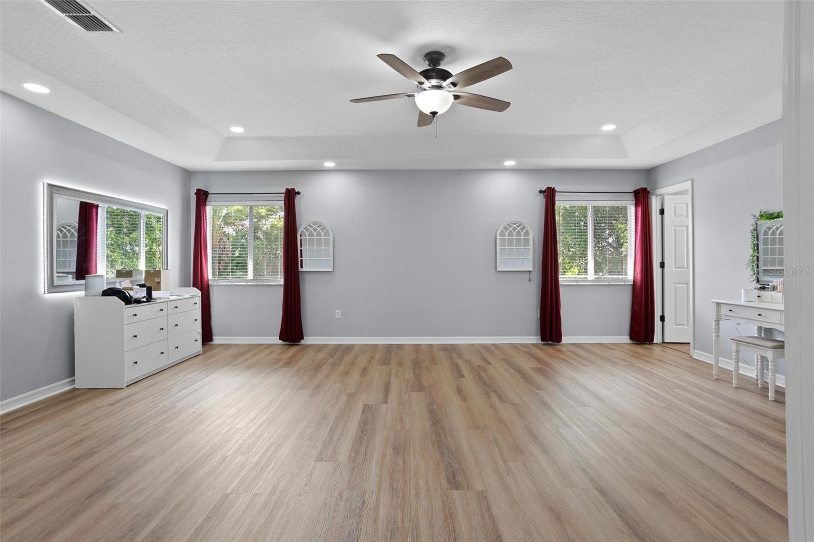 Image 22 of 48 For 552 Seaside Cove Street