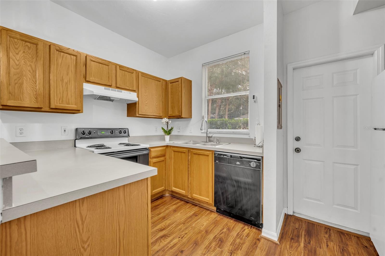 Image 14 of 30 For 3575 30th Way 119