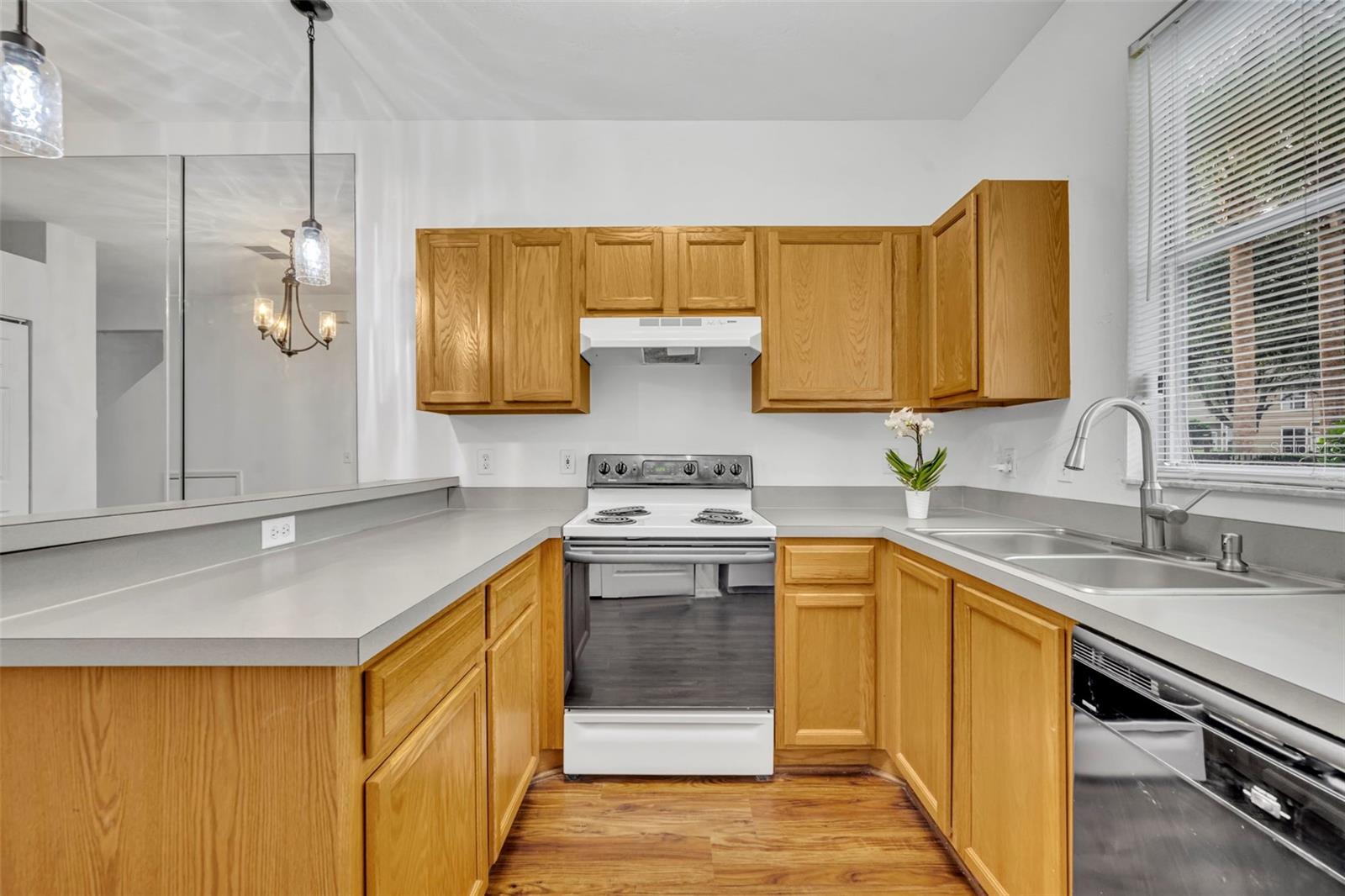 Image 15 of 30 For 3575 30th Way 119