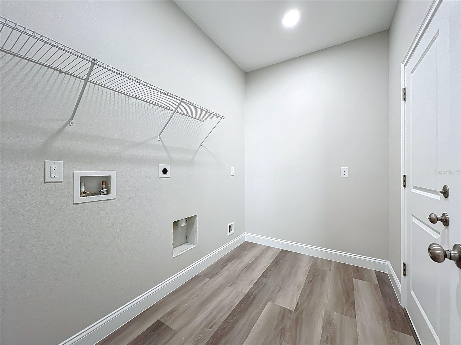 Image 21 of 27 For 5943 Bamboo Drive
