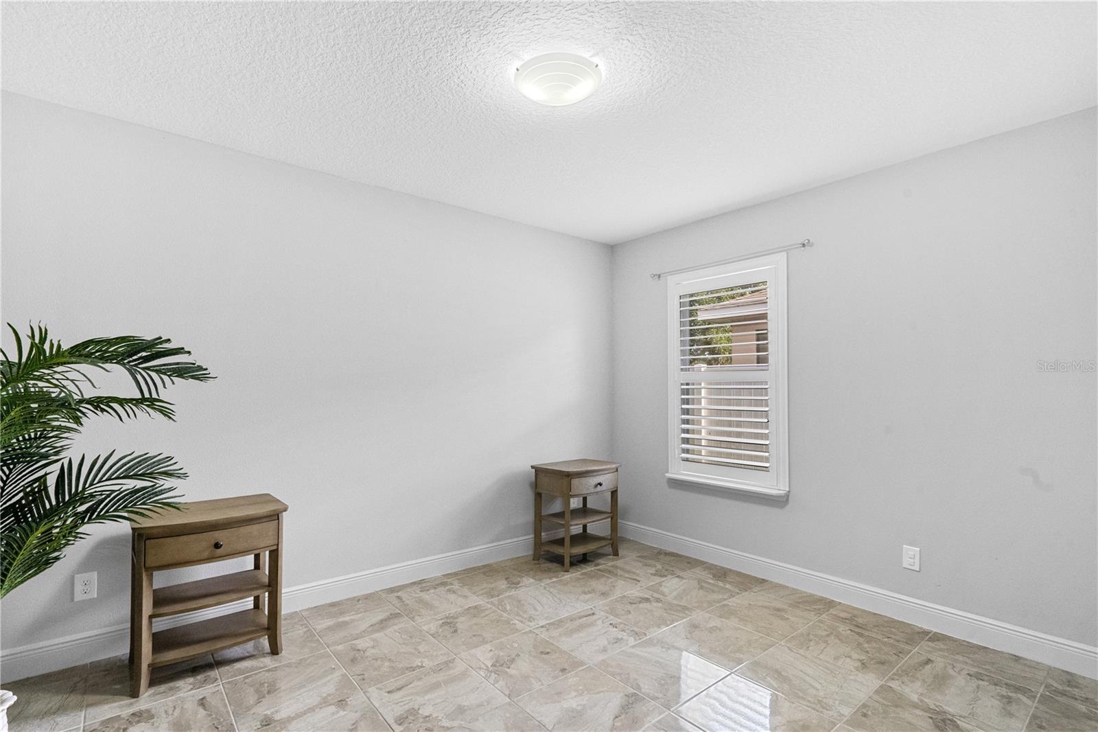 Image 13 of 20 For 2812 Roseglen Way