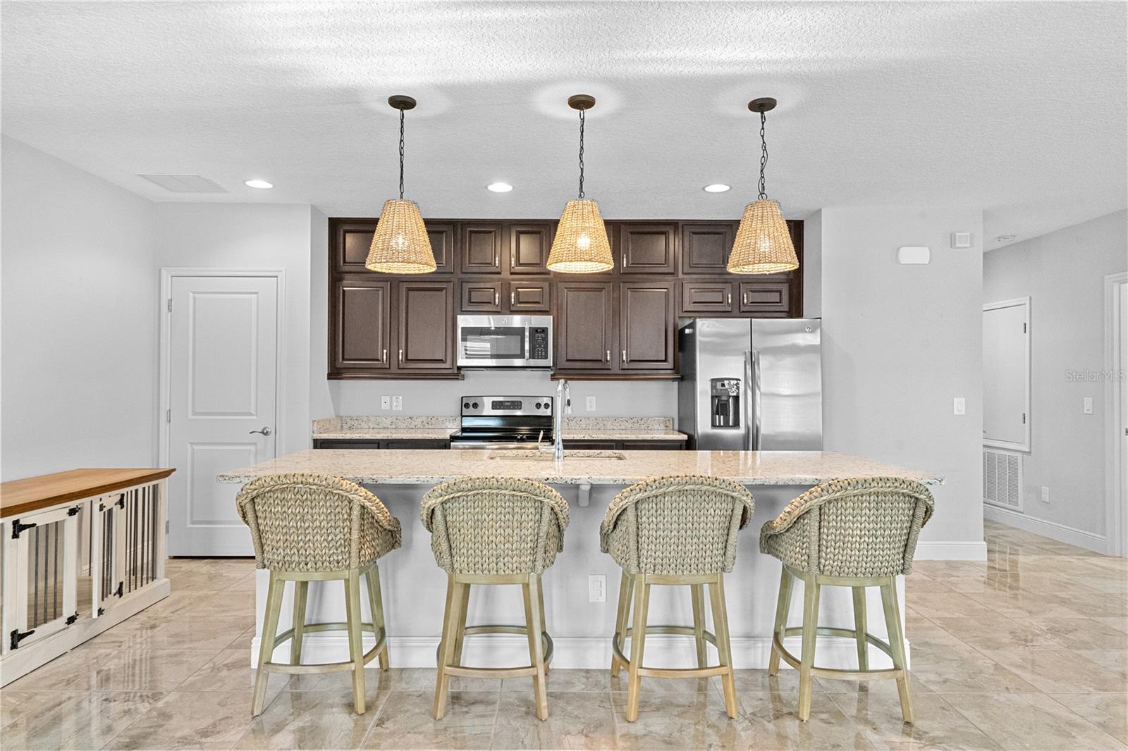 Image 2 of 20 For 2812 Roseglen Way