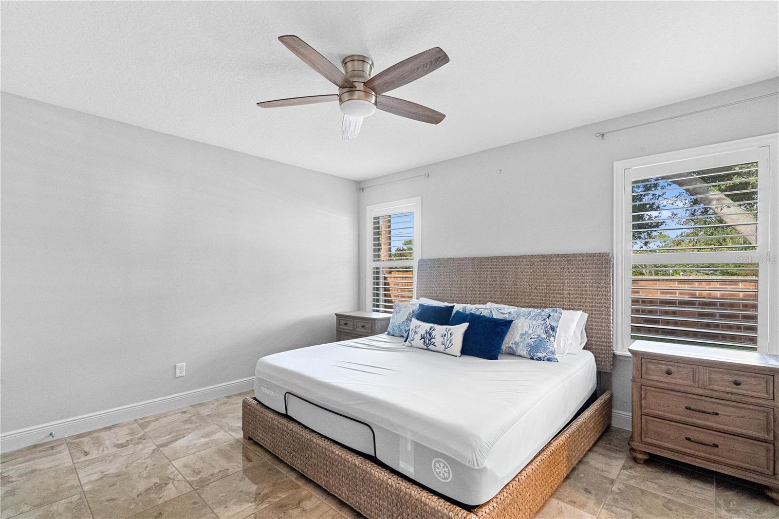 Image 9 of 20 For 2812 Roseglen Way