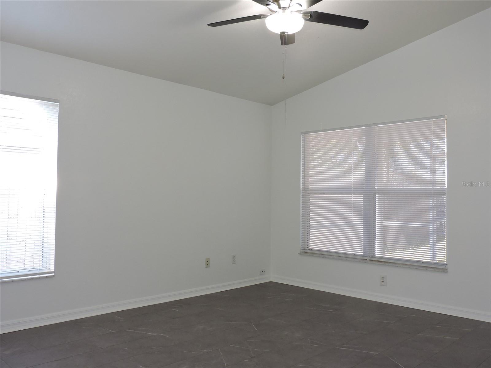 Image 10 of 20 For 464 Breezeway Drive