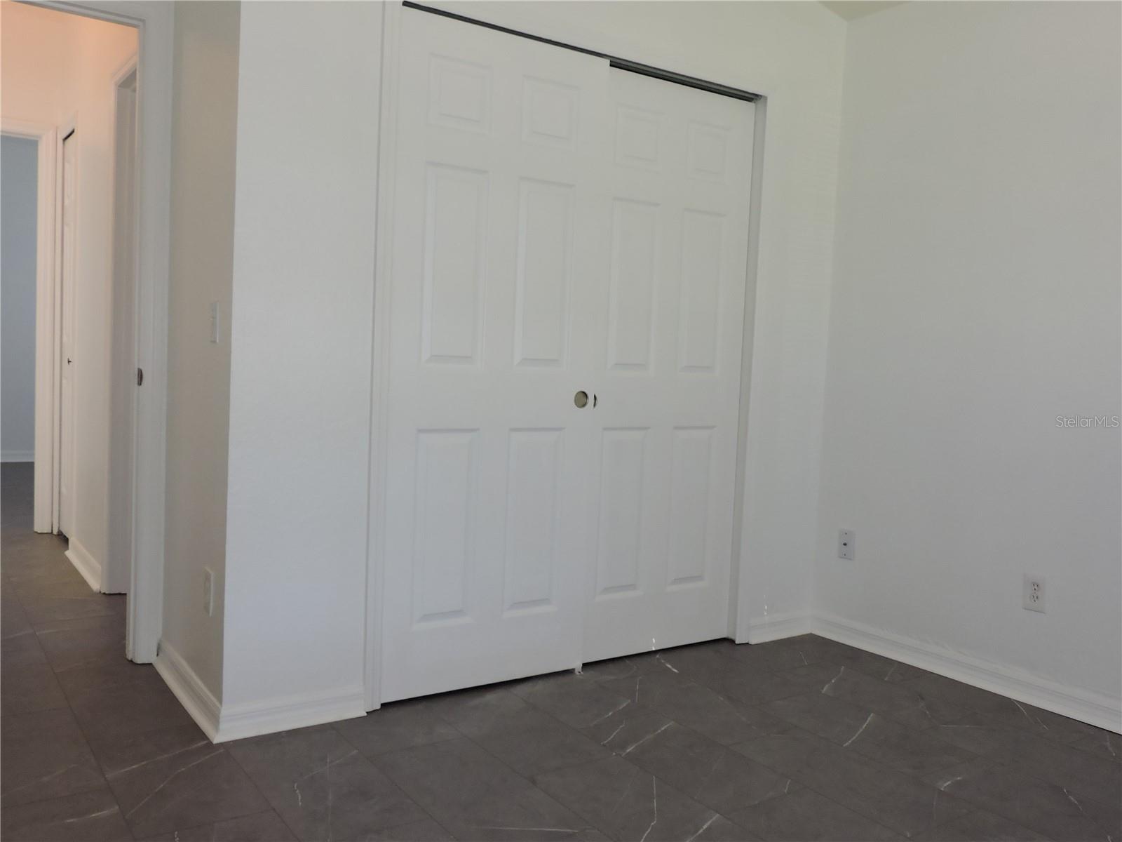 Image 13 of 20 For 464 Breezeway Drive