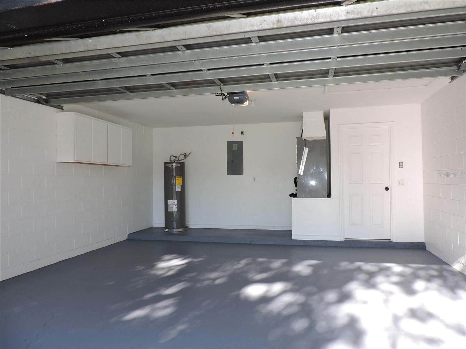 Image 17 of 20 For 464 Breezeway Drive