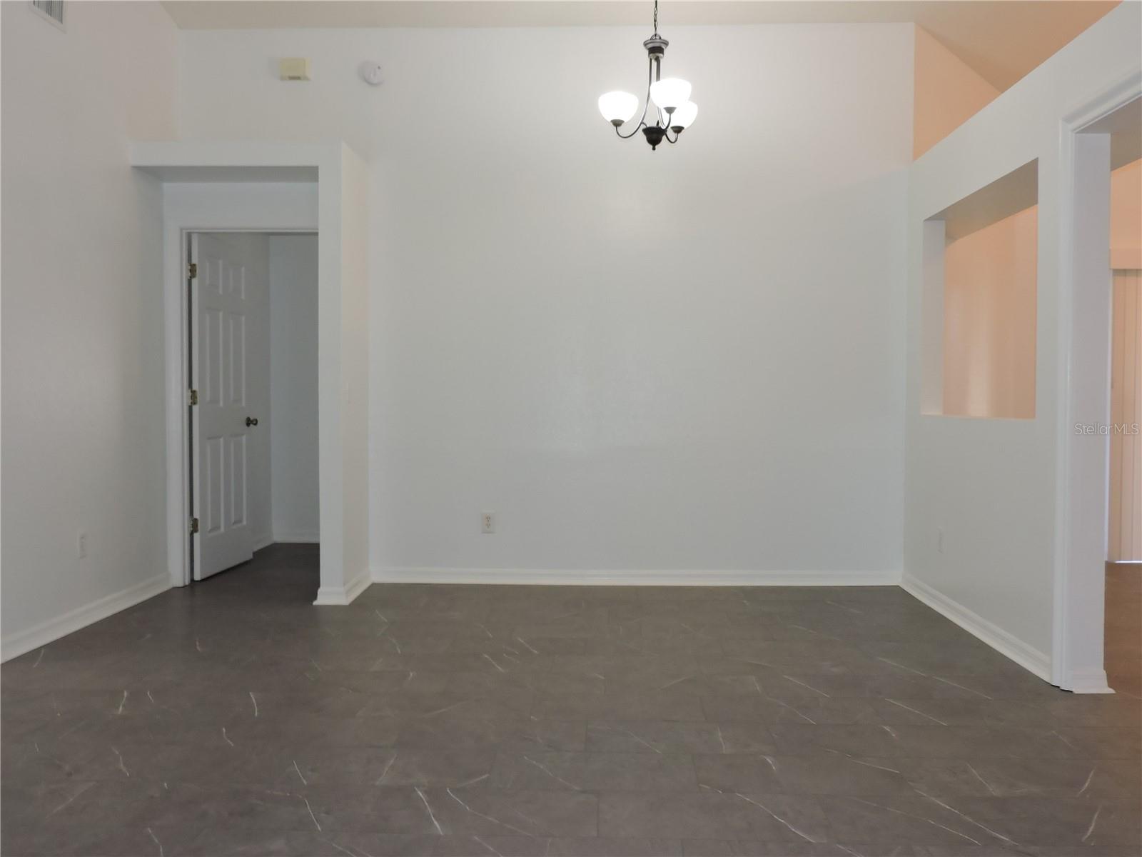 Image 6 of 20 For 464 Breezeway Drive