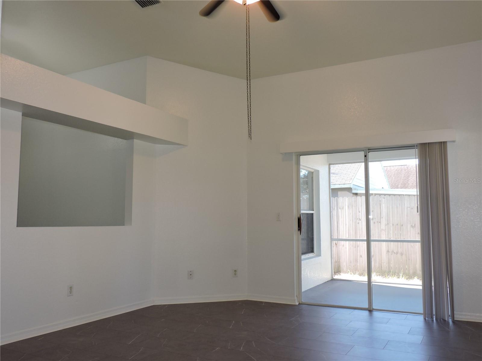 Image 8 of 20 For 464 Breezeway Drive