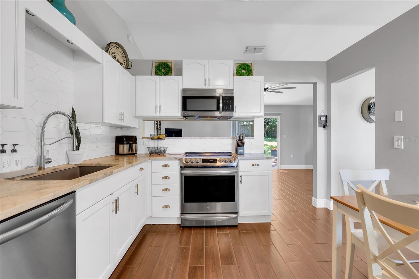 Image 17 of 43 For 5163 Log Wagon Rd