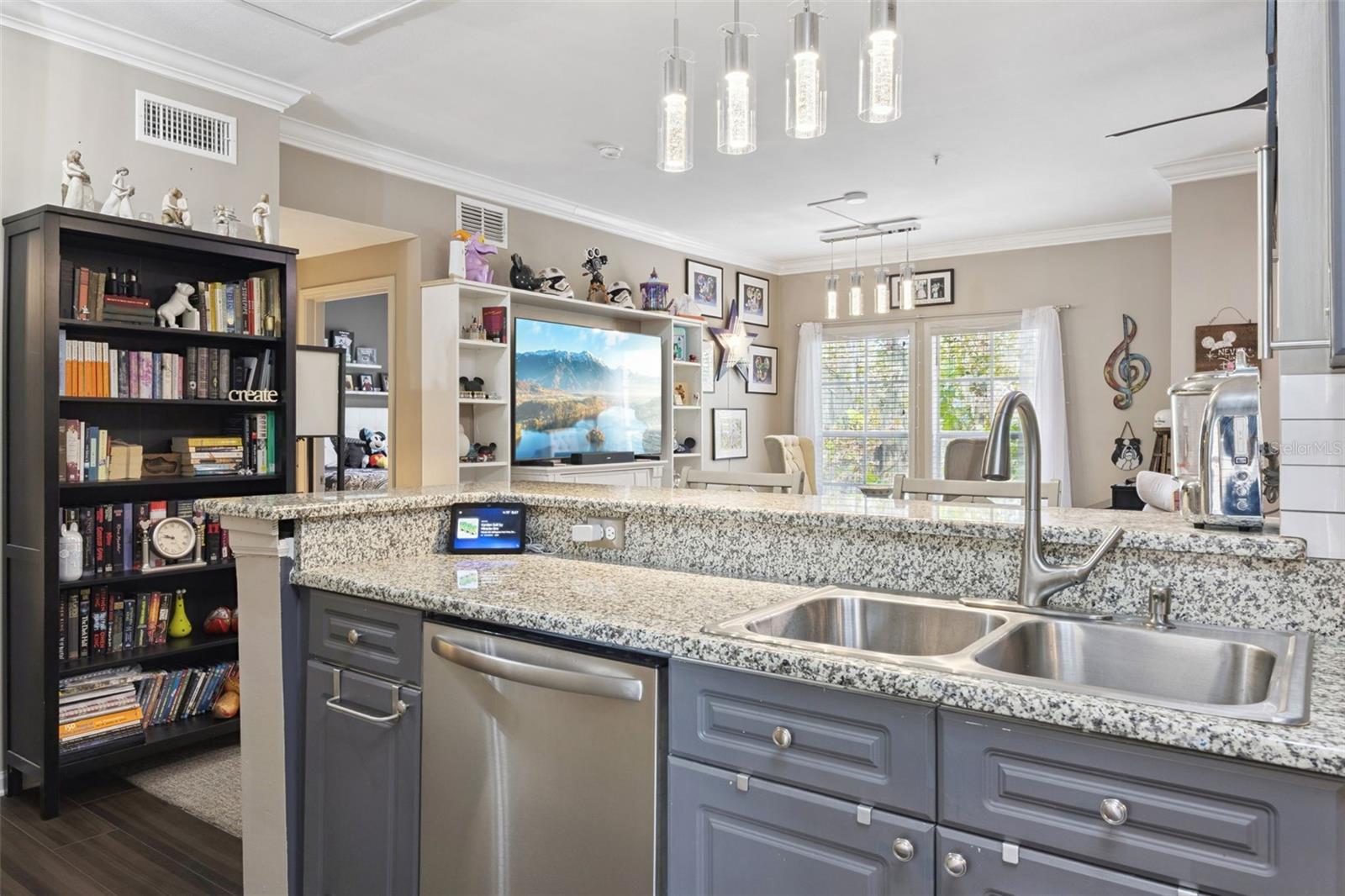 Image 10 of 41 For 531 Water Street 531