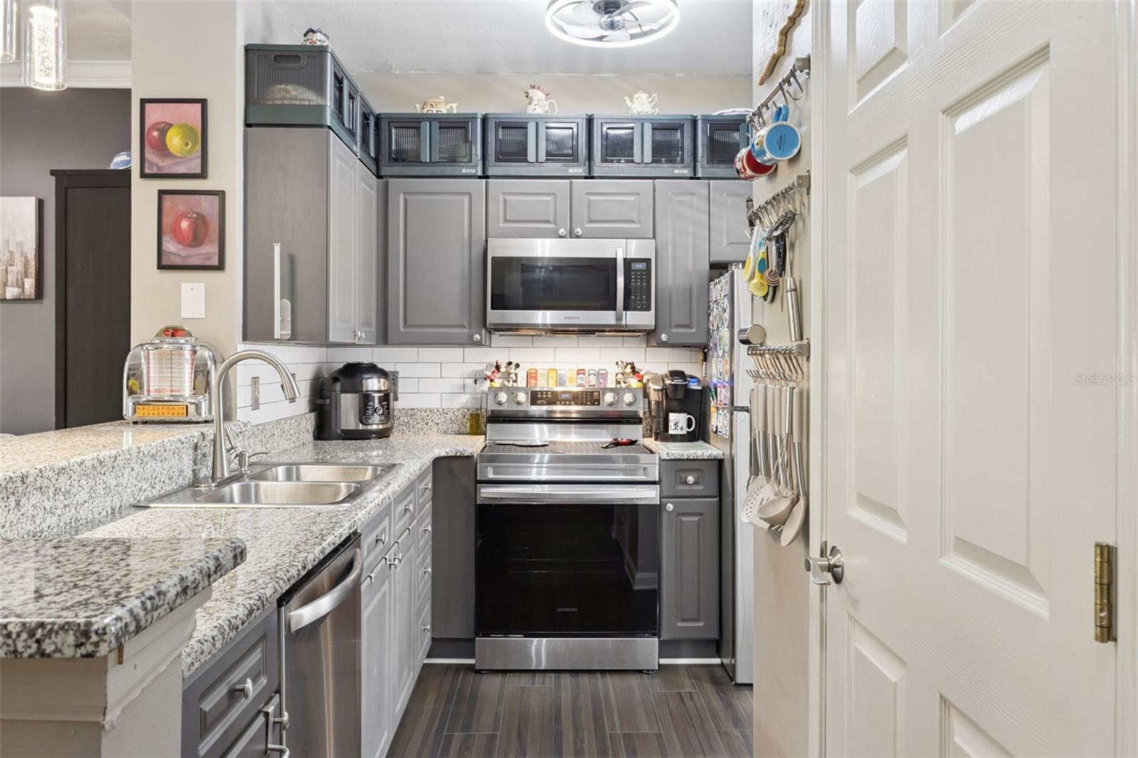 Image 7 of 41 For 531 Water Street 531