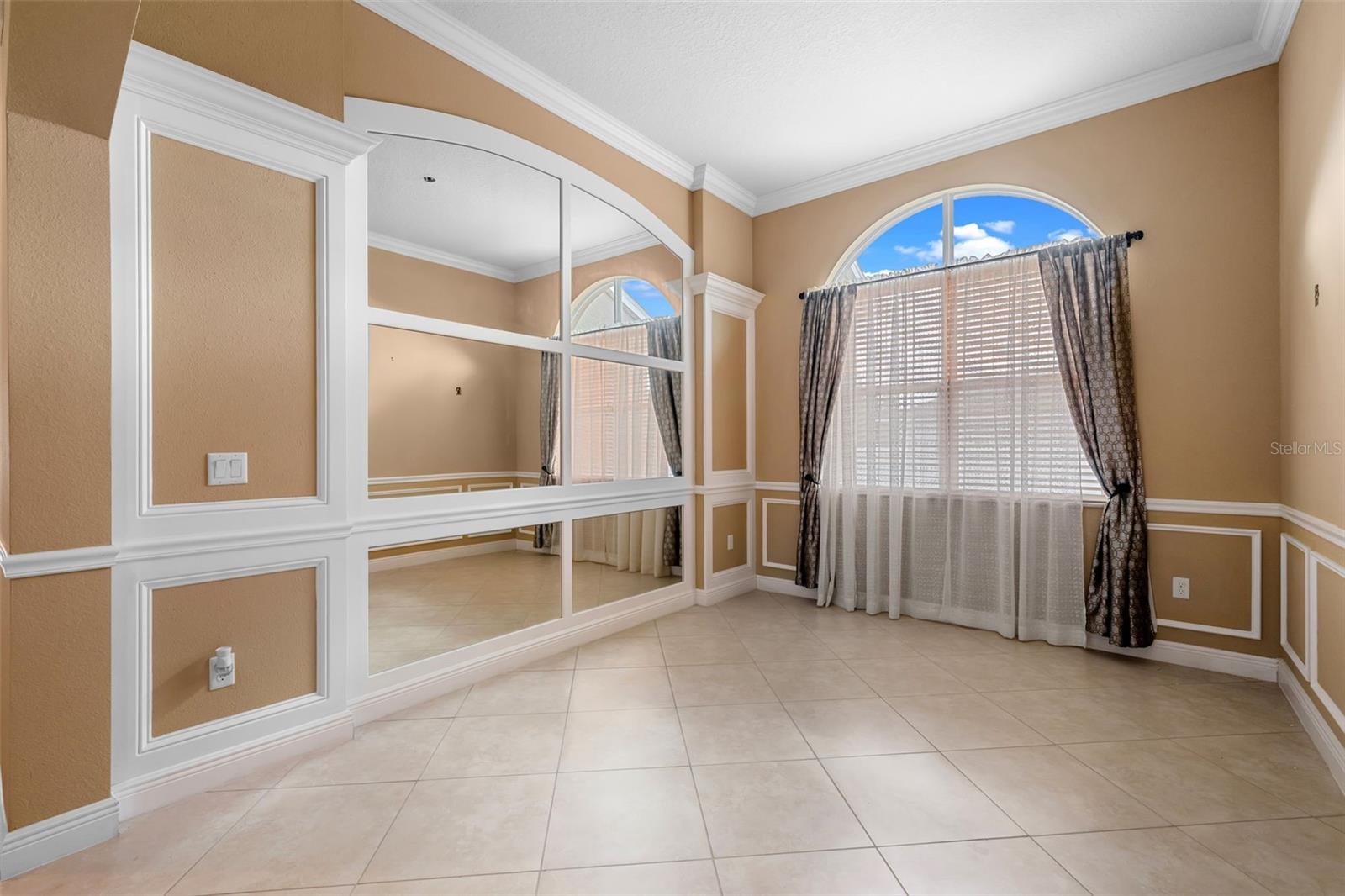 Image 5 of 34 For 4414 Azure Isle Way