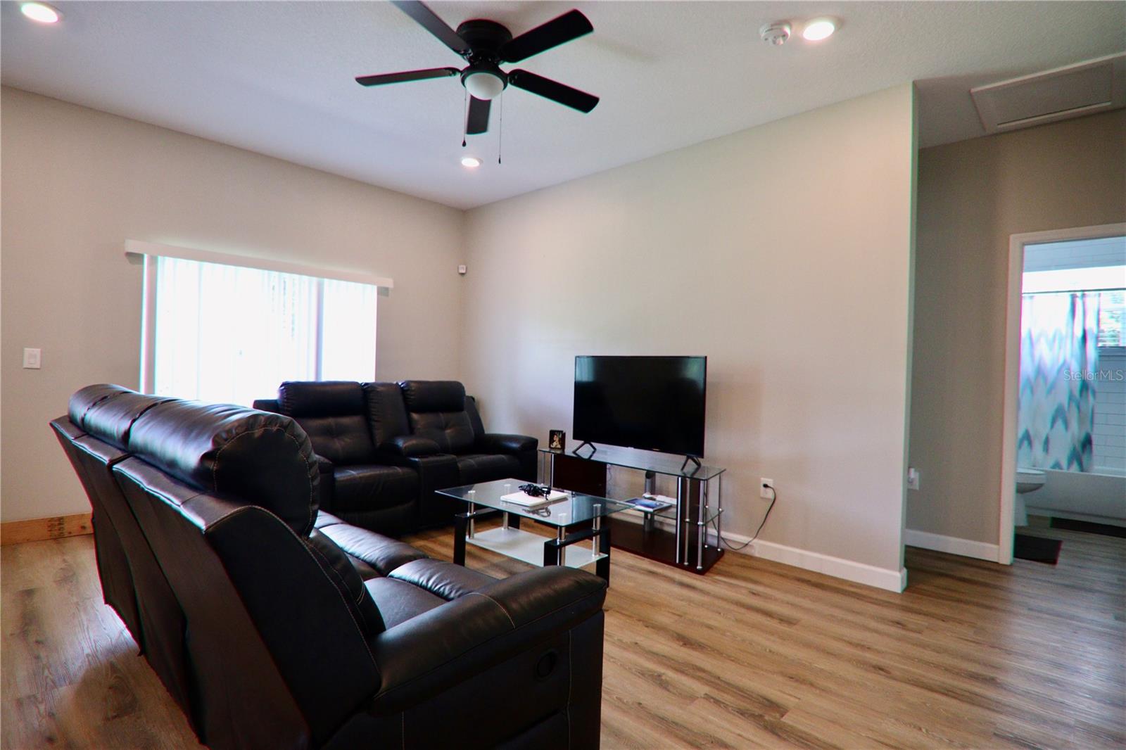 Image 7 of 19 For 1403 Kaley Avenue
