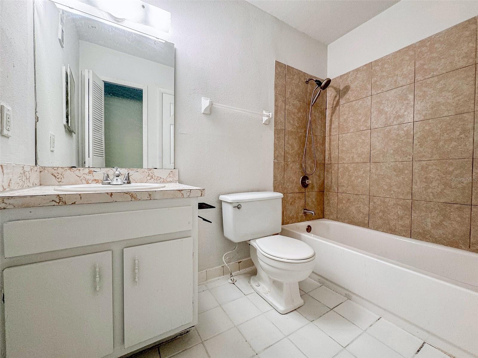 Image 13 of 22 For 3075 Aaron Burr Avenue Q-6
