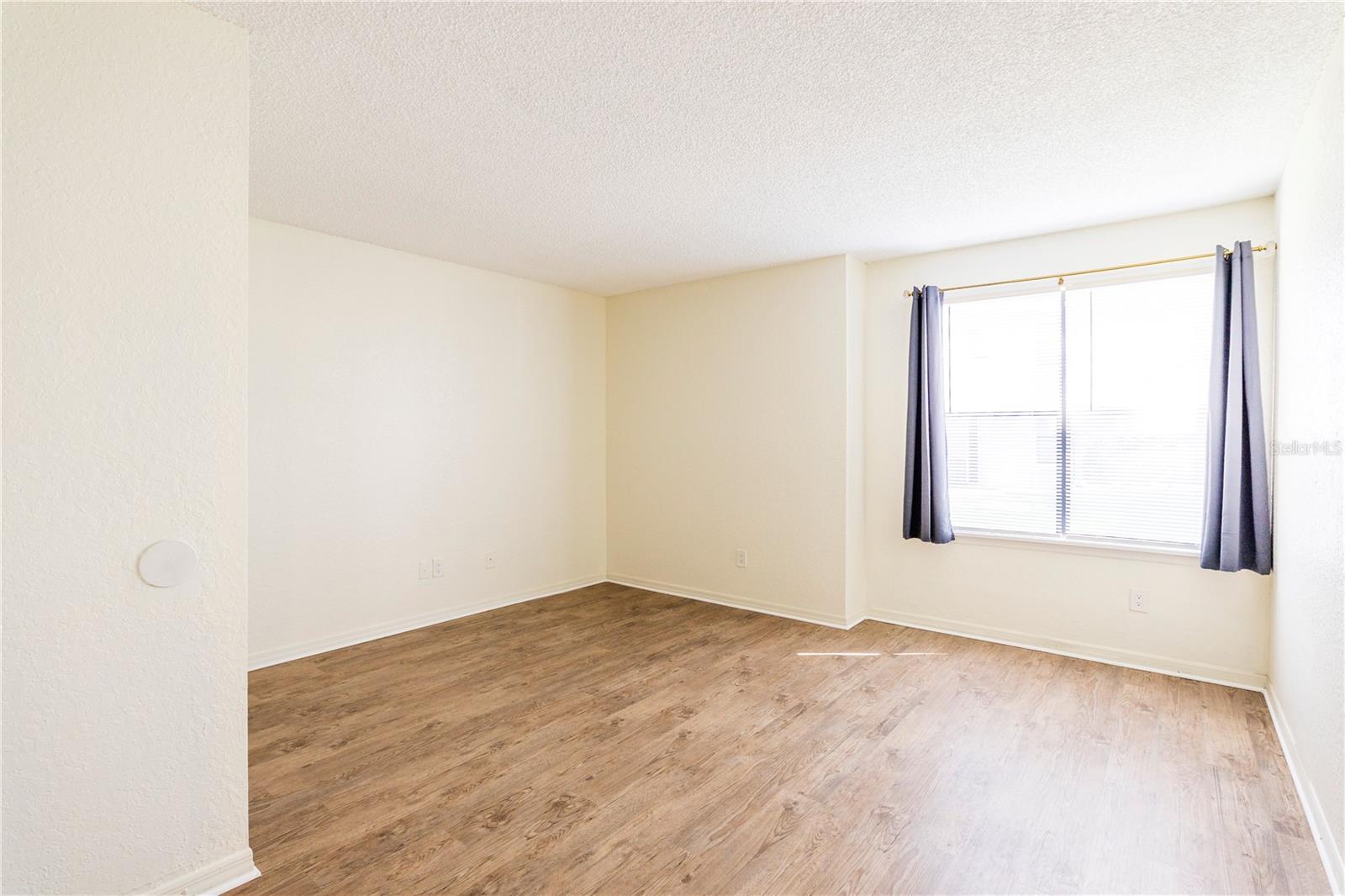 Image 15 of 22 For 2941 Antique Oaks Circle 79