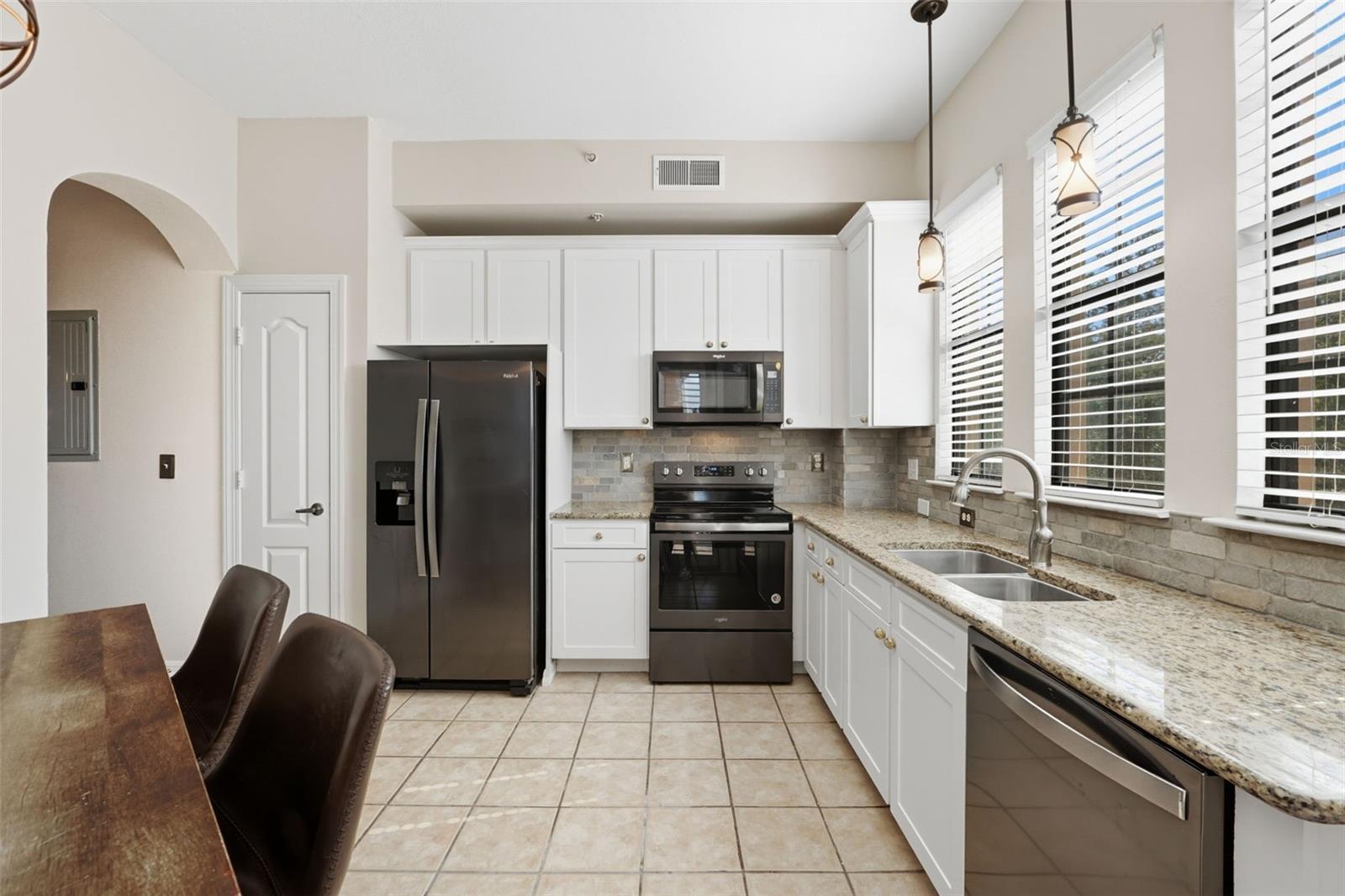 Image 24 of 74 For 501 Mirasol Circle 424