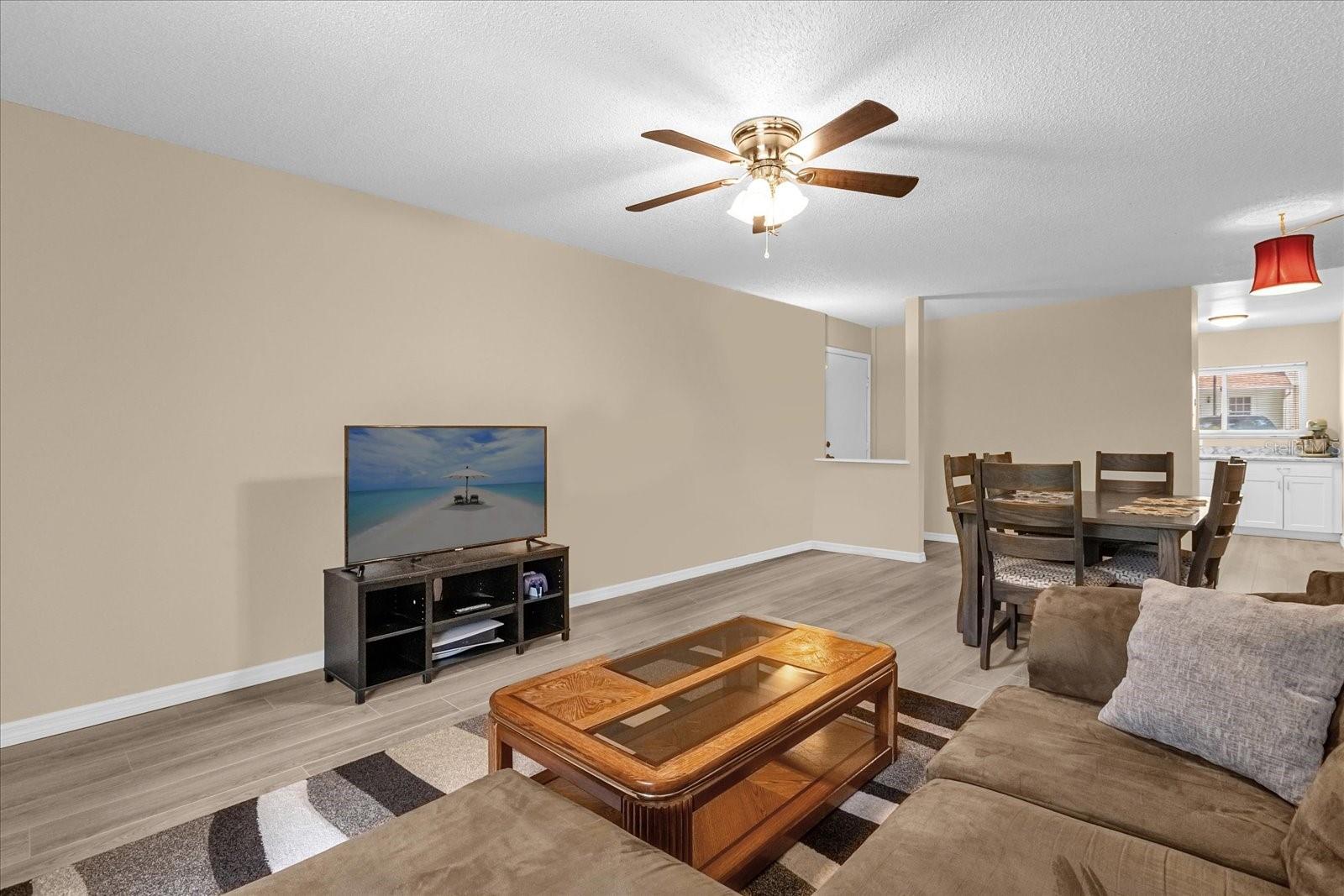 Image 7 of 21 For 4102 Plantation Cove Drive 201