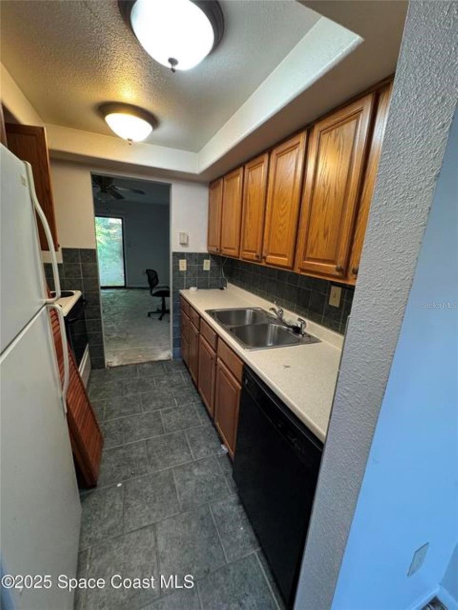 Image 3 of 11 For 3918 Mount Vernon Avenue