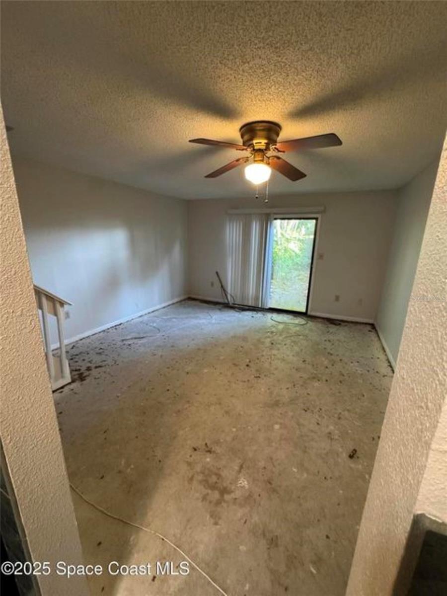 Image 4 of 11 For 3918 Mount Vernon Avenue