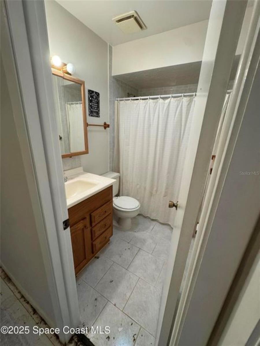 Image 6 of 11 For 3918 Mount Vernon Avenue