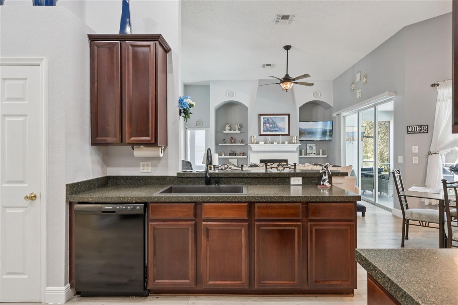 Image 22 of 44 For 529 Johns Landing Way