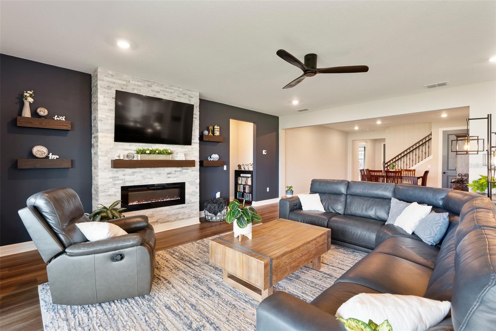 Image 33 of 73 For 4210 Sunset Preserve Boulevard