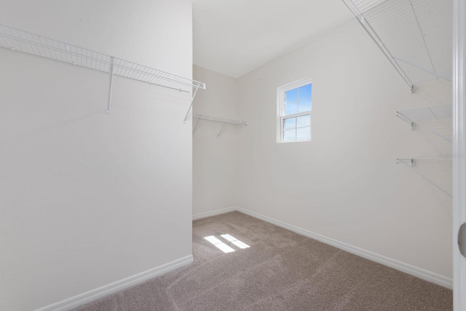 Image 12 of 37 For 1296 Cascades Avenue