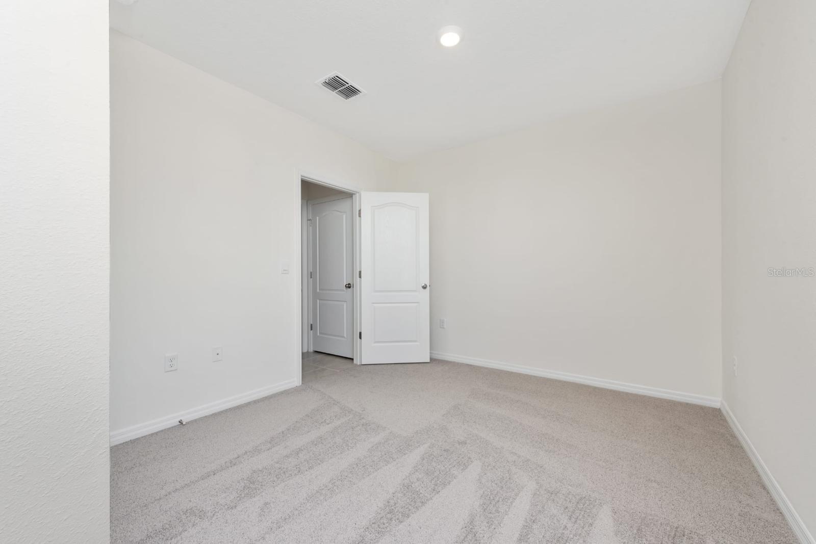 Image 6 of 37 For 1296 Cascades Avenue