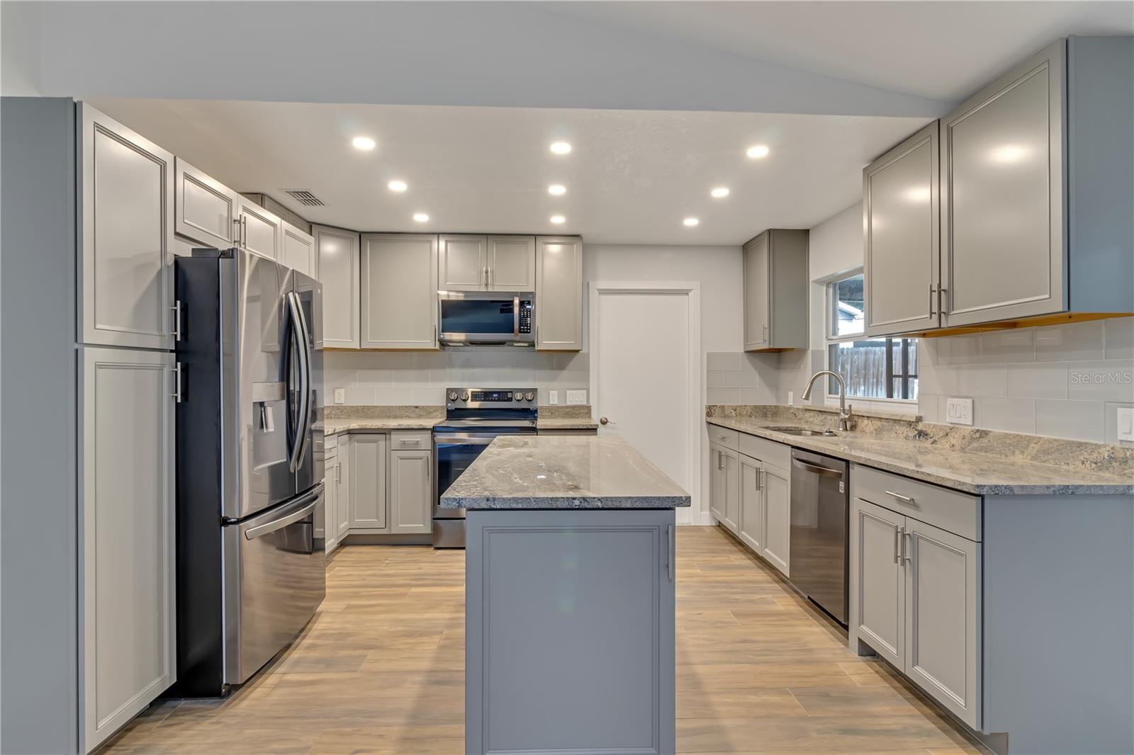 Image 18 of 21 For 7023 Talbot Drive