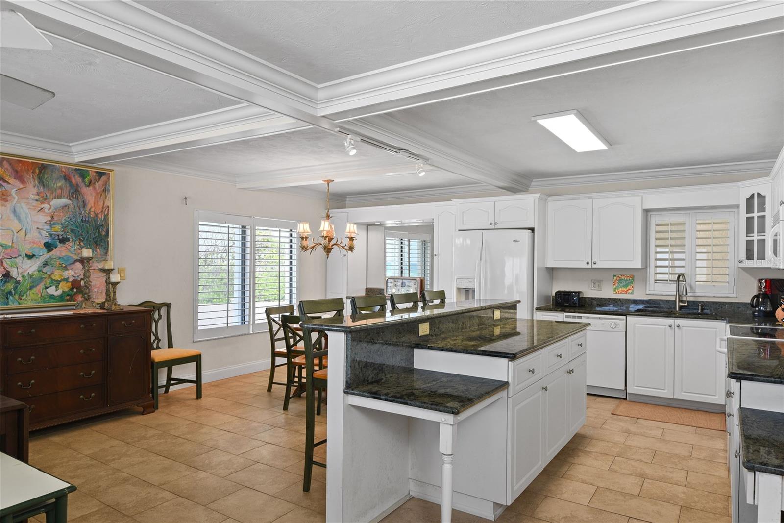 Image 17 of 41 For 5501 Atlantic Avenue 2010