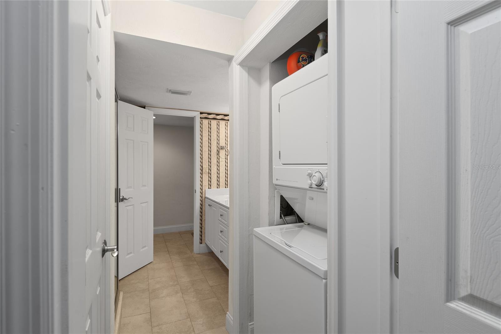 Image 34 of 41 For 5501 Atlantic Avenue 2010