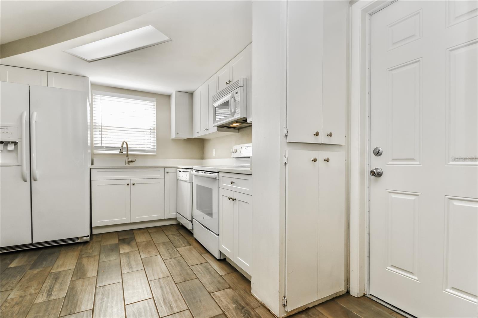 Image 5 of 16 For 3128 Brompton Drive