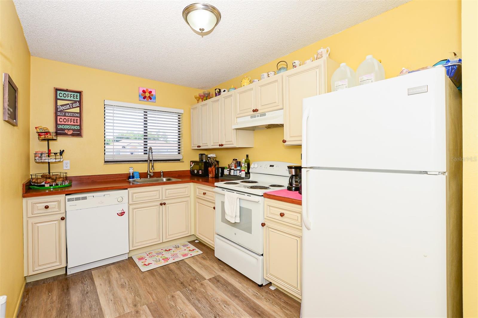 Image 10 of 26 For 2565 Dogwood Avenue