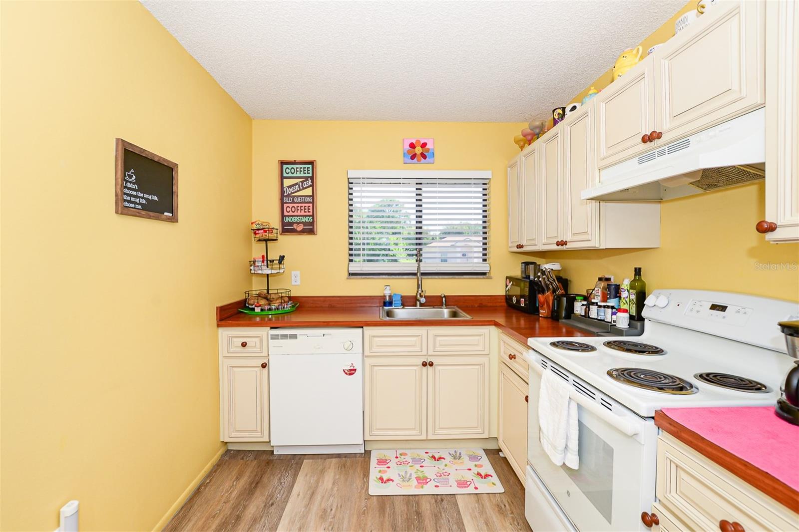 Image 12 of 26 For 2565 Dogwood Avenue